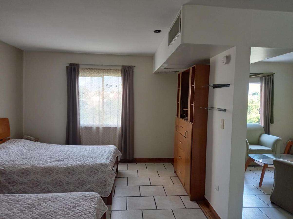 Confort Ejecutivo Suites Lindavista Guadalupe  Εξωτερικό φωτογραφία