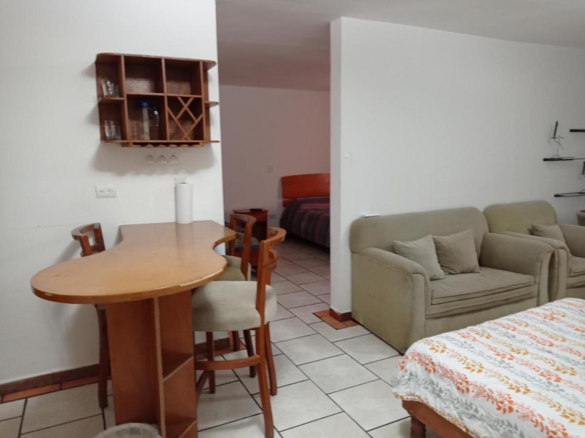 Confort Ejecutivo Suites Lindavista Guadalupe  Εξωτερικό φωτογραφία