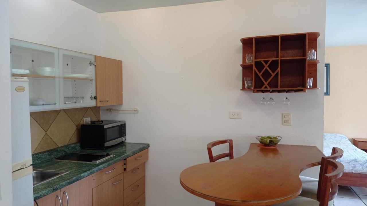 Confort Ejecutivo Suites Lindavista Guadalupe  Εξωτερικό φωτογραφία